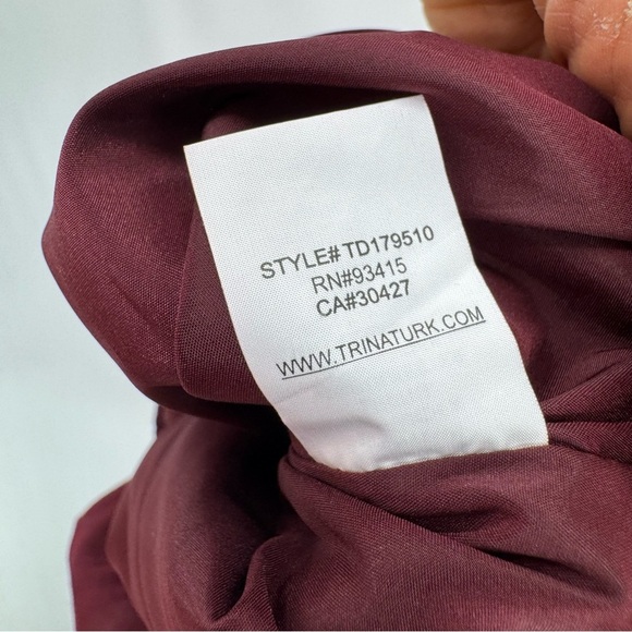 Trina Turk Elegant Burgundy Ruffle Sleeve Dress bell sleeve size 6 - Picture 5 of 8